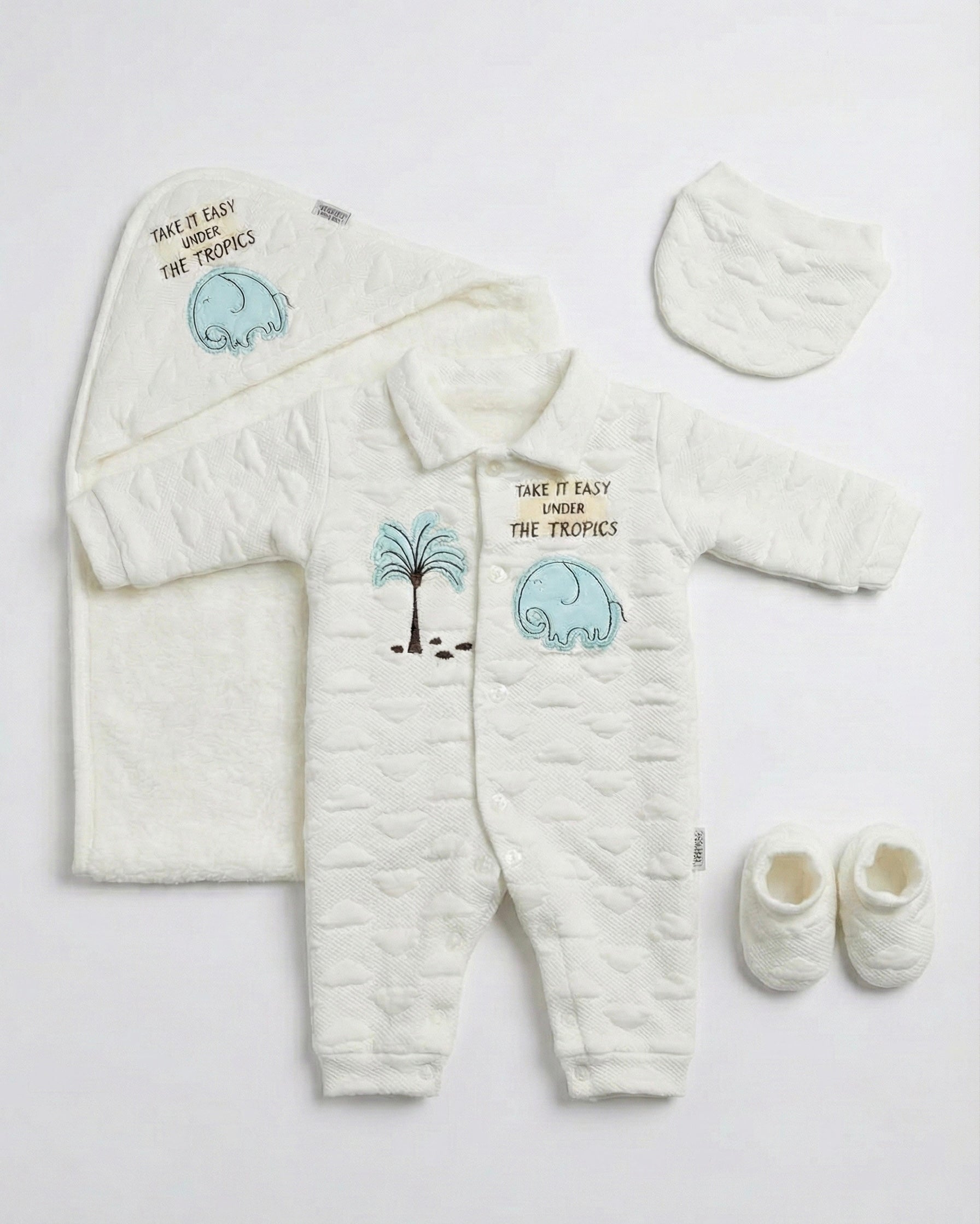 Luxury 4-Piece Newborn Reception Set – Premium Quilted Fabric